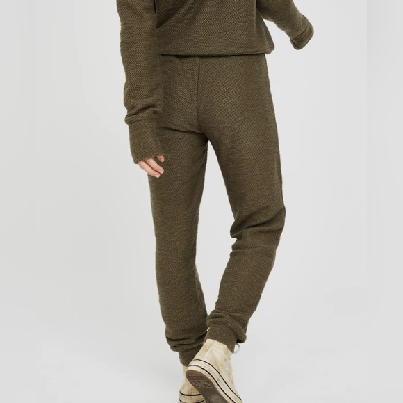 OFFLINE By Aerie Snowday
Jogger Size Medium - Picture 4 of 8